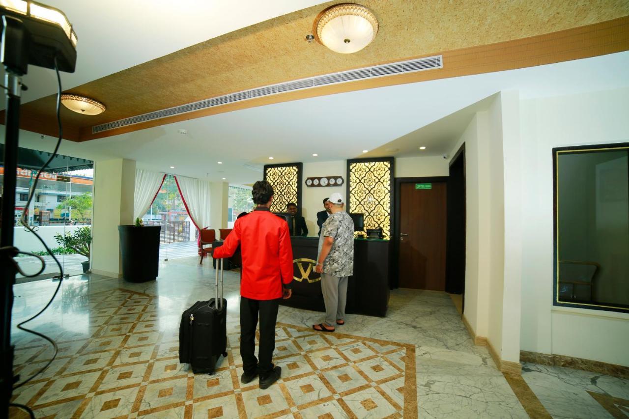 Vivin Luxury Suites Thiruvananthapuram Exterior foto