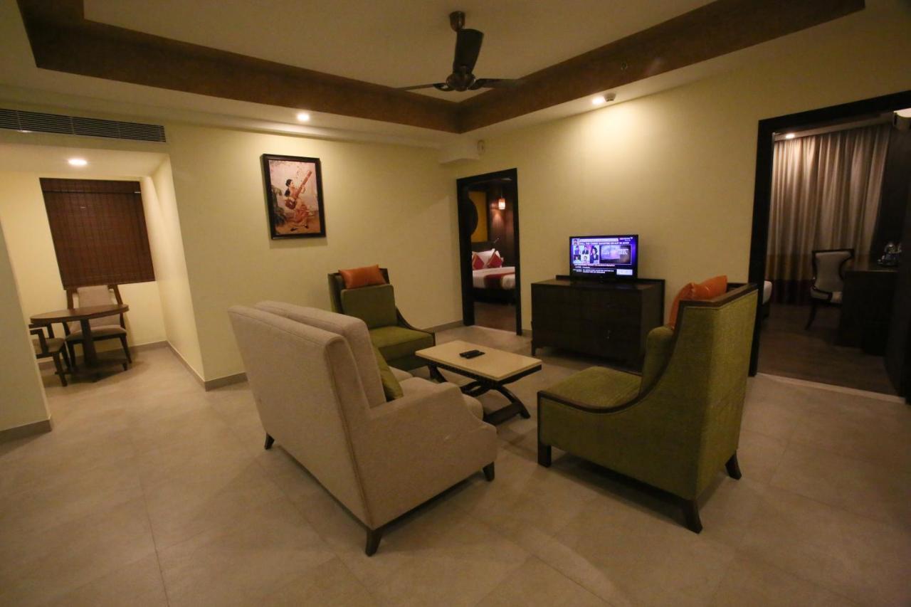 Vivin Luxury Suites Thiruvananthapuram Exterior foto